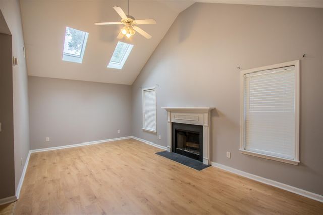 4054 Margo Cir, La Vergne, TN 37086