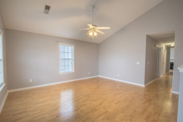 4054 Margo Cir, La Vergne, TN 37086