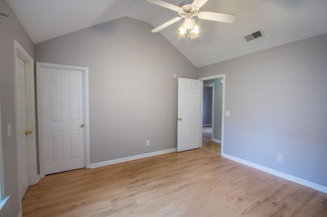 4054 Margo Cir, La Vergne, TN 37086