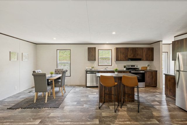 825 Gaulden Hollow Rd, Lafayette, TN 37083