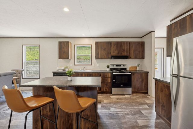 825 Gaulden Hollow Rd, Lafayette, TN 37083