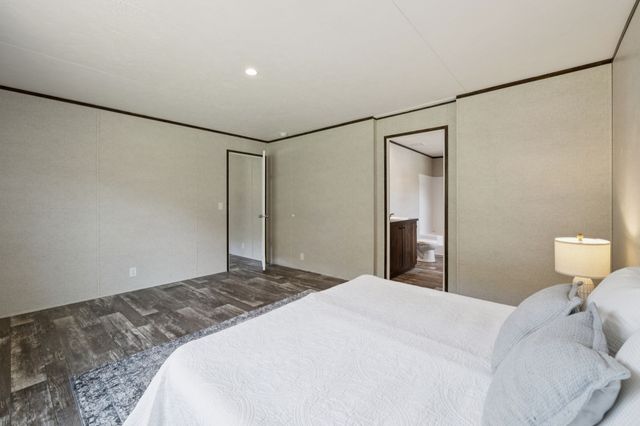 825 Gaulden Hollow Rd, Lafayette, TN 37083