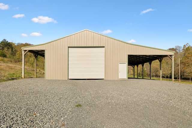 825 Gaulden Hollow Rd, Lafayette, TN 37083