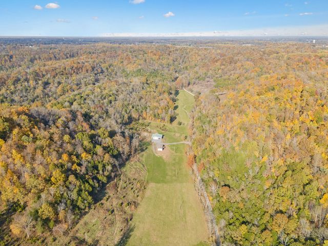 825 Gaulden Hollow Rd, Lafayette, TN 37083