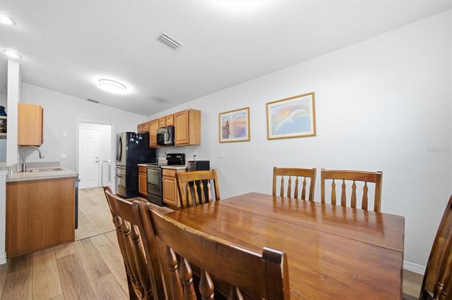 37142 HIGHLAND BLUFF CIRCLE, Dade City, FL 33523