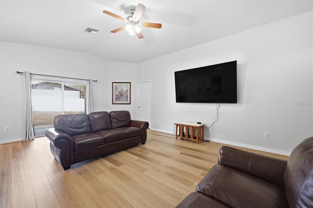 37142 HIGHLAND BLUFF CIRCLE, Dade City, FL 33523