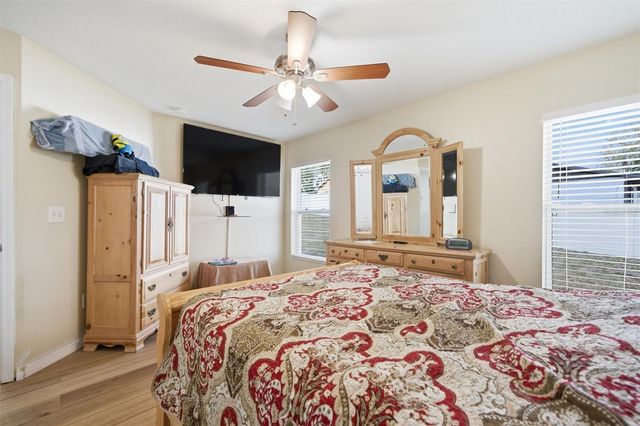 37142 HIGHLAND BLUFF CIRCLE, Dade City, FL 33523