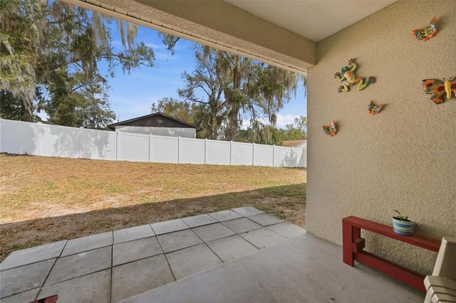 37142 HIGHLAND BLUFF CIRCLE, Dade City, FL 33523