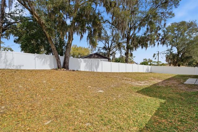 37142 HIGHLAND BLUFF CIRCLE, Dade City, FL 33523