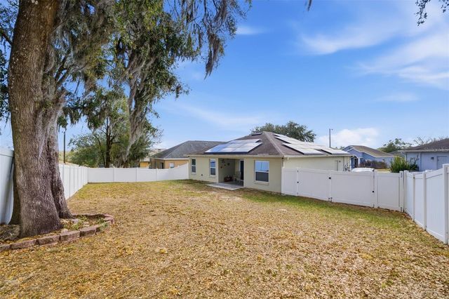 37142 HIGHLAND BLUFF CIRCLE, Dade City, FL 33523