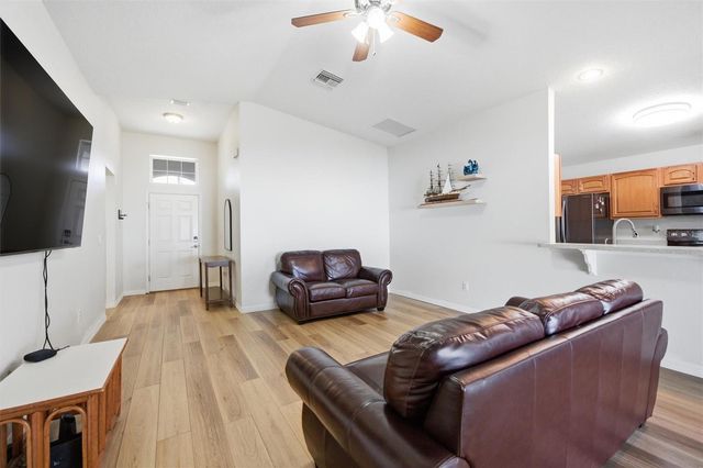 37142 HIGHLAND BLUFF CIRCLE, Dade City, FL 33523