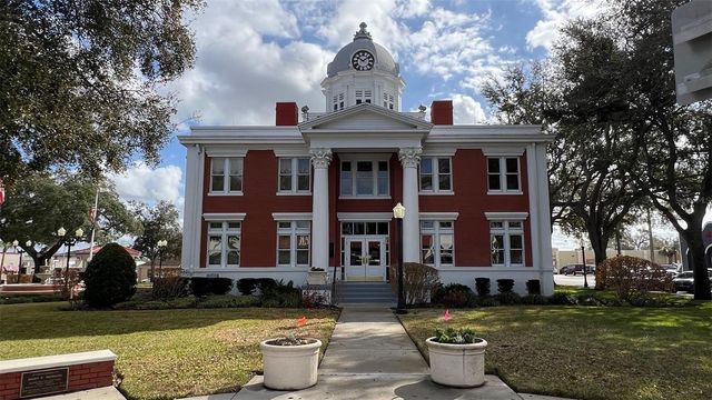 37142 HIGHLAND BLUFF CIRCLE, Dade City, FL 33523