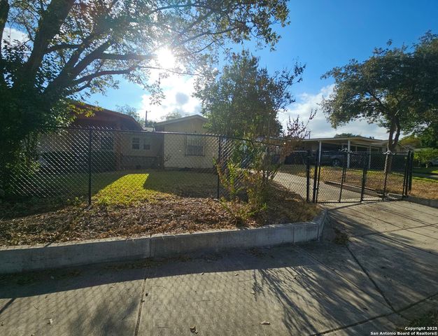 6410 Greencastle St., San Antonio, TX 78242
