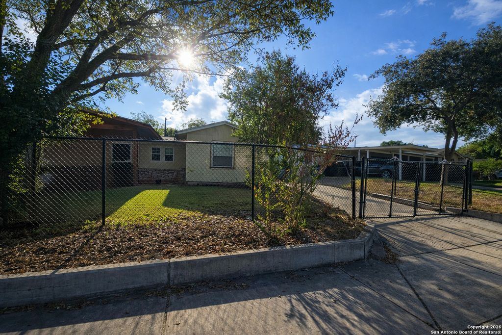 6410 Greencastle St., San Antonio, TX 78242