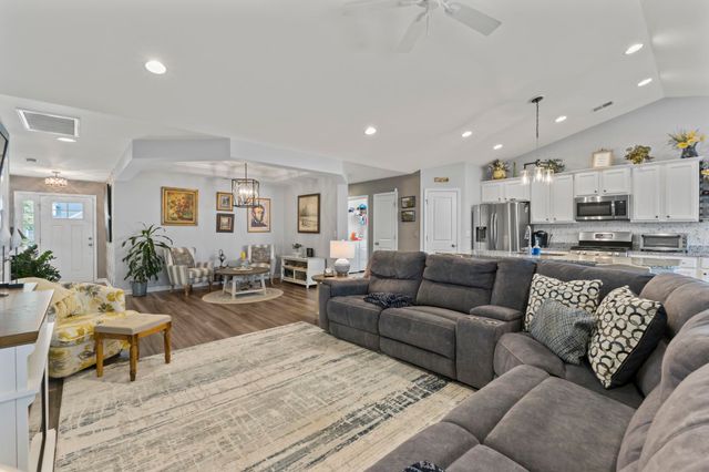 3708 Park Pointe Ave., Little River, SC 29566