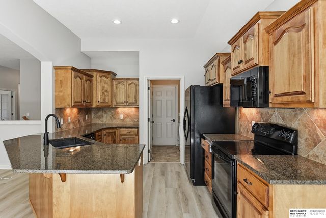 18407 Cuming Circle, Elkhorn, NE 68022