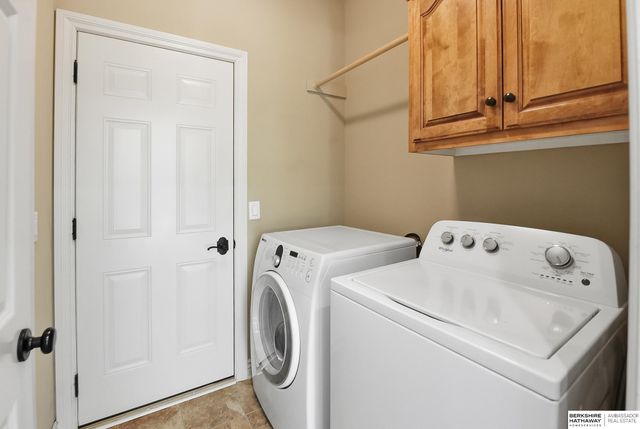 18407 Cuming Circle, Elkhorn, NE 68022