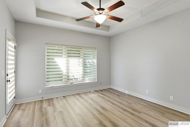 18407 Cuming Circle, Elkhorn, NE 68022