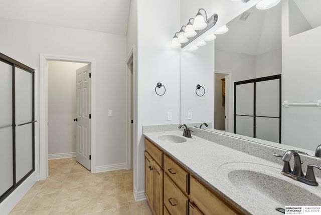 18407 Cuming Circle, Elkhorn, NE 68022