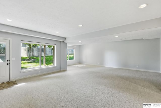 18407 Cuming Circle, Elkhorn, NE 68022