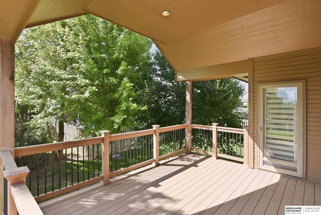 18407 Cuming Circle, Elkhorn, NE 68022