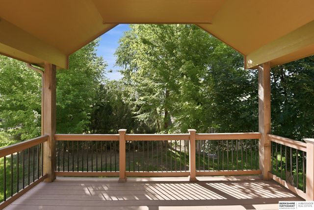 18407 Cuming Circle, Elkhorn, NE 68022