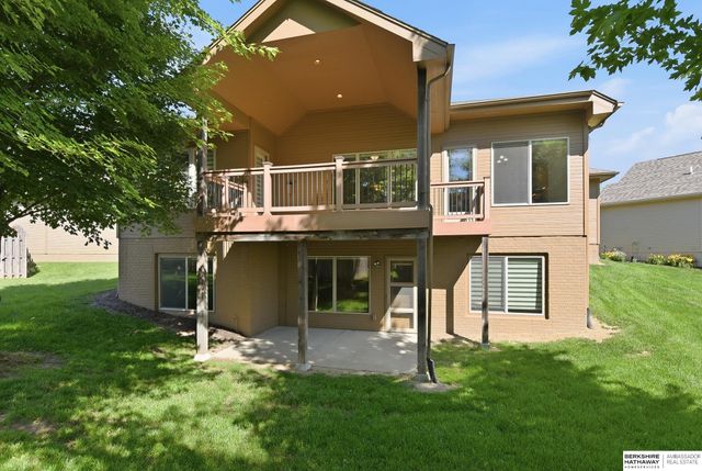 18407 Cuming Circle, Elkhorn, NE 68022