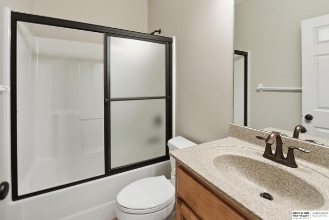 18407 Cuming Circle, Elkhorn, NE 68022
