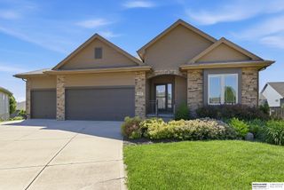 18407 Cuming Circle, Elkhorn, NE 68022
