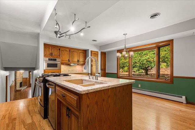 18660 Bonnie LANE, Brookfield, WI 53045