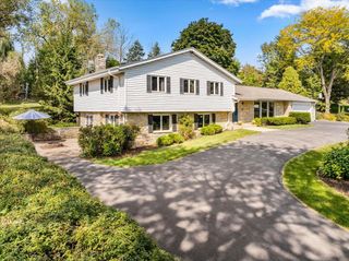 18660 Bonnie LANE, Brookfield, WI 53045
