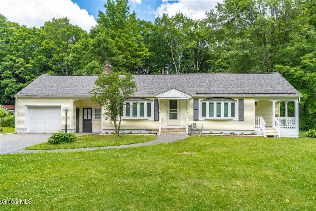 167 Cronin Road, Queensbury, NY 12804