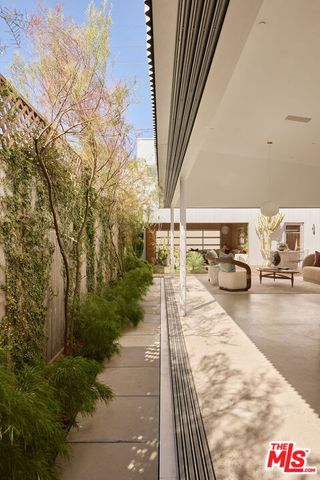 1028 Pleasantview Avenue, Los Angeles, CA 90291