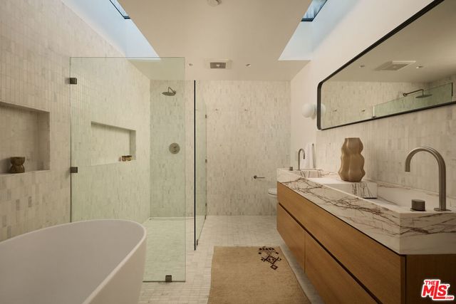 1028 Pleasantview Avenue, Los Angeles, CA 90291
