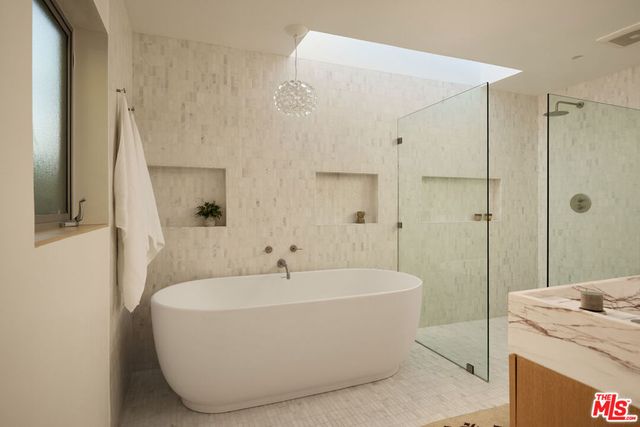 1028 Pleasantview Avenue, Los Angeles, CA 90291