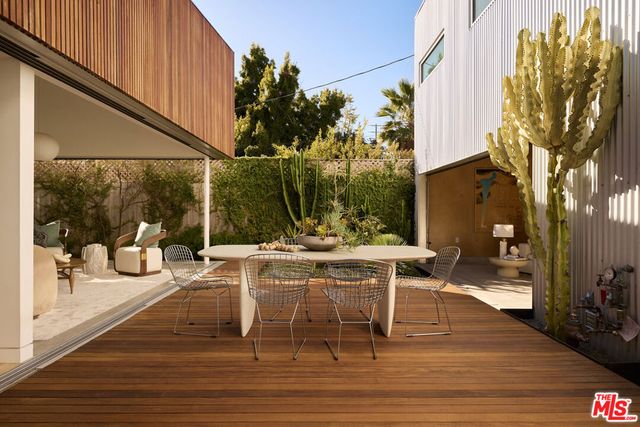 1028 Pleasantview Avenue, Los Angeles, CA 90291