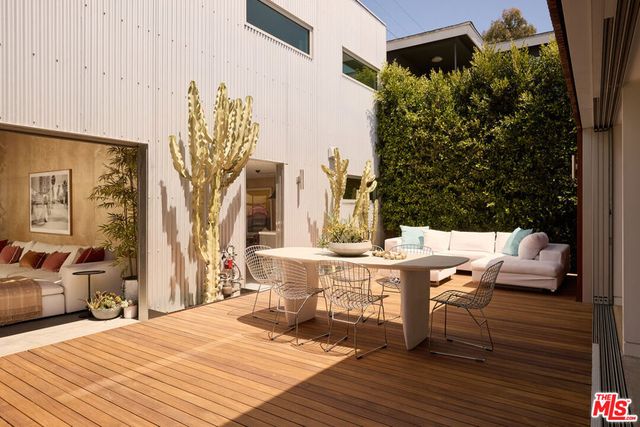 1028 Pleasantview Avenue, Los Angeles, CA 90291