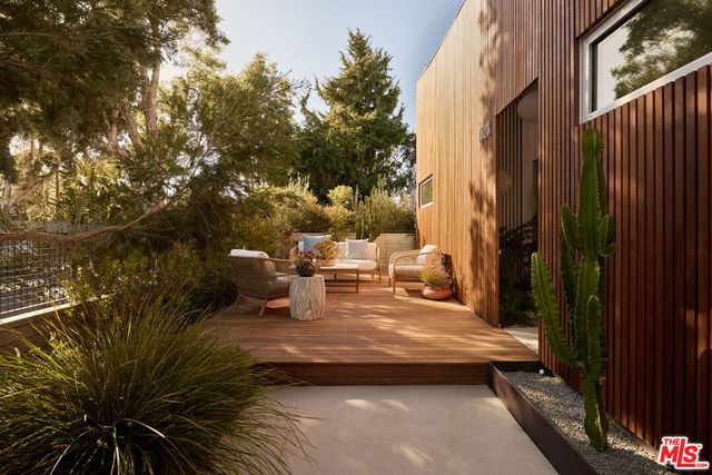 1028 Pleasantview Avenue, Los Angeles, CA 90291