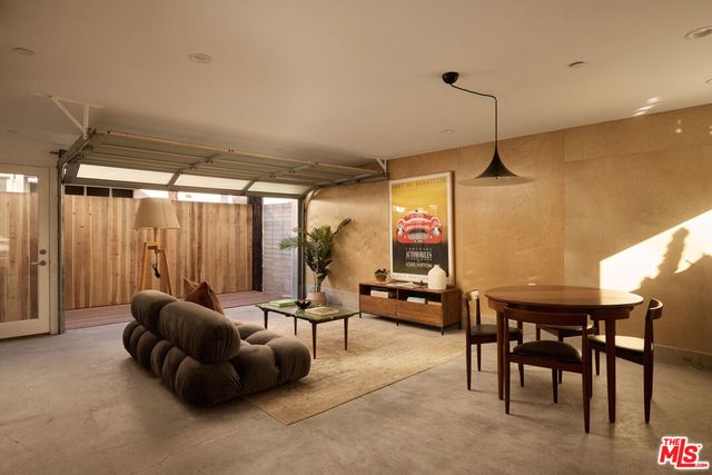 1028 Pleasantview Avenue, Los Angeles, CA 90291