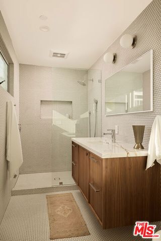 1028 Pleasantview Avenue, Los Angeles, CA 90291