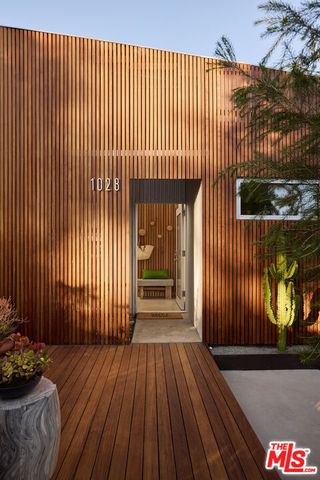 1028 Pleasantview Avenue, Los Angeles, CA 90291