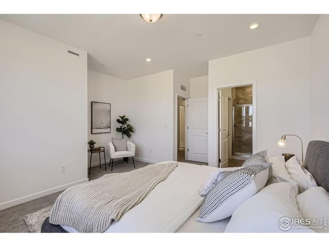 2809 Bear Springs Cir, Longmont, CO 80503