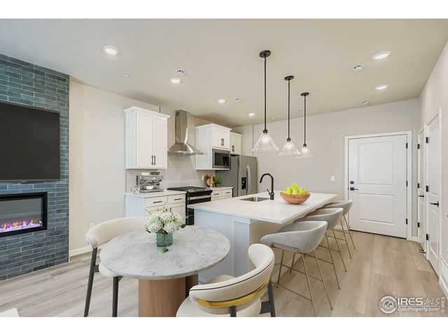 2809 Bear Springs Cir, Longmont, CO 80503