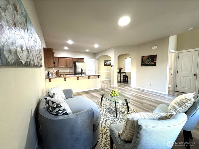 367 Graham Avenue NE, Renton, WA 98059