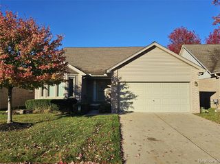 17901 Pointe Court, Clinton Township, MI 48038