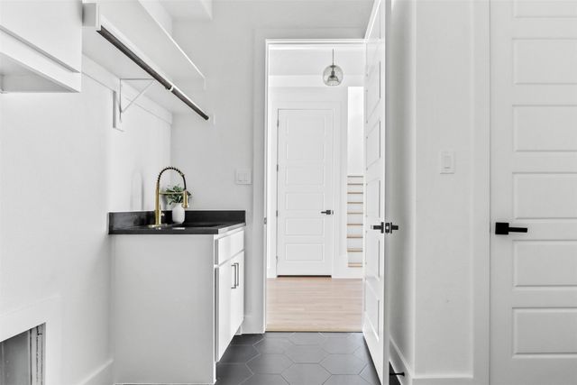 1958 Toronto Street, Dallas, TX 75212