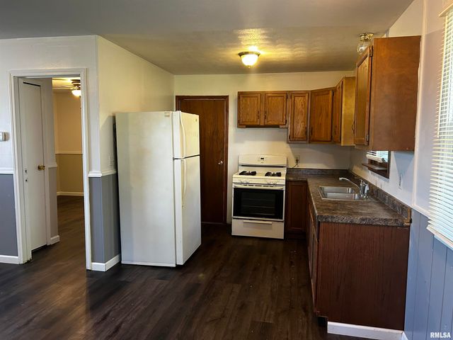 126 AMSLER Street B, Bartonville, IL 61607