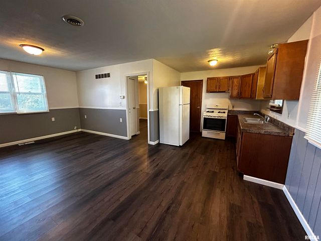 126 AMSLER Street B, Bartonville, IL 61607