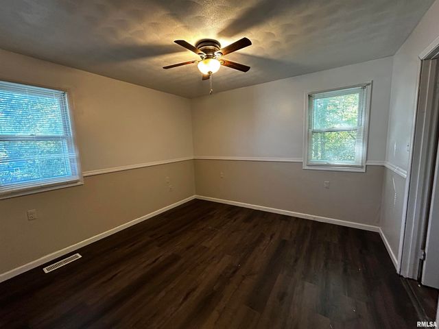 126 AMSLER Street B, Bartonville, IL 61607