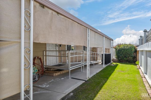 400 E Roberts Lane 55, Bakersfield, CA 93308